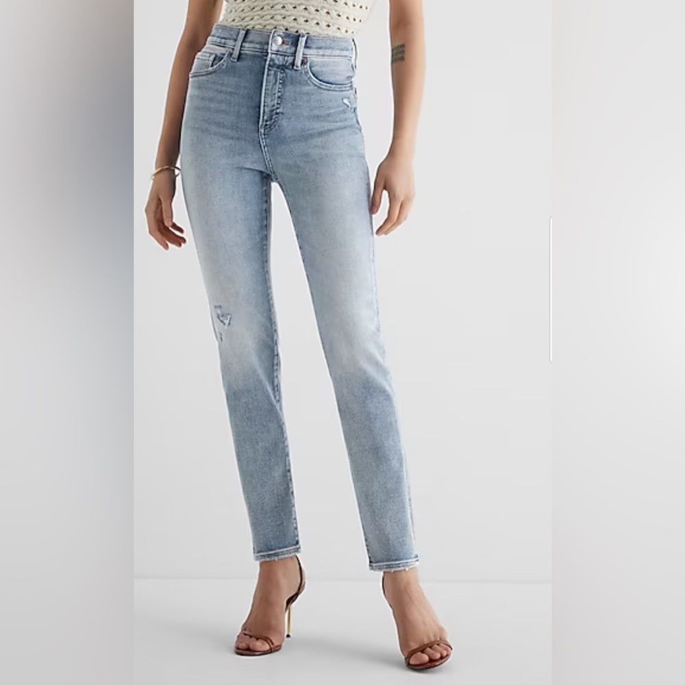 Express super high waisted light wash ripped slim jeans, new, size 8R, new.